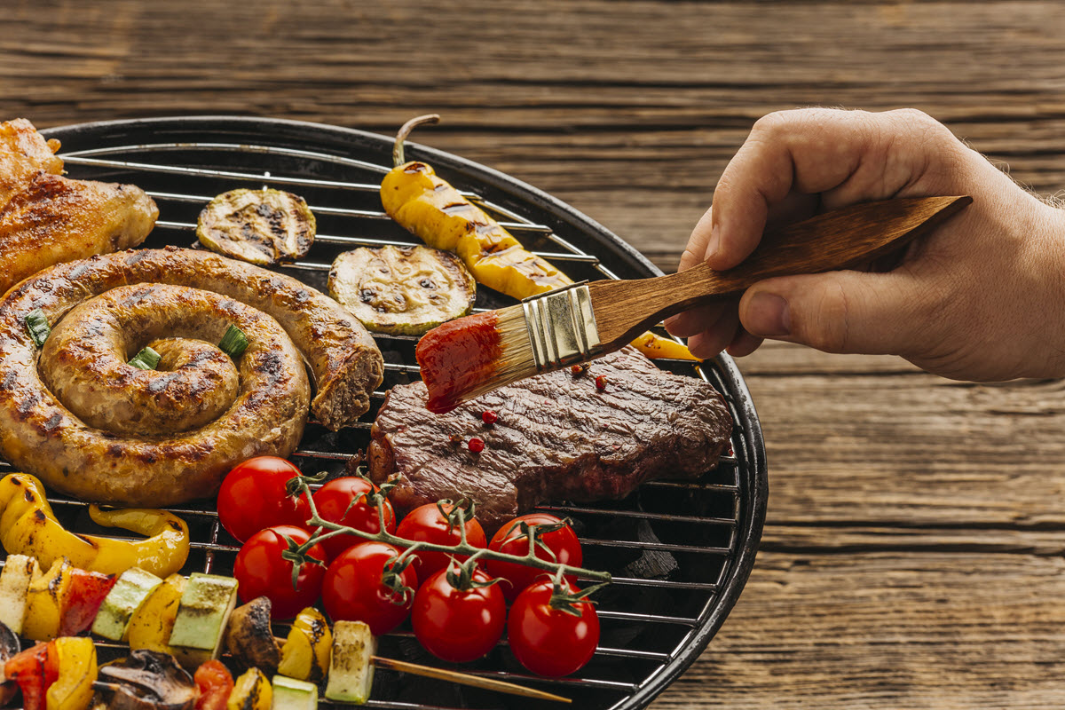 Supermercados Rey - ¿Quieres organizar tu barbacoa de la manera más fácil?  Busca nuestro Combo Parrillero de pollo, que trae: 4 filetes deshuesados de  pechuga de pollo 4 chuletones de centro estilo, image size:1200x800