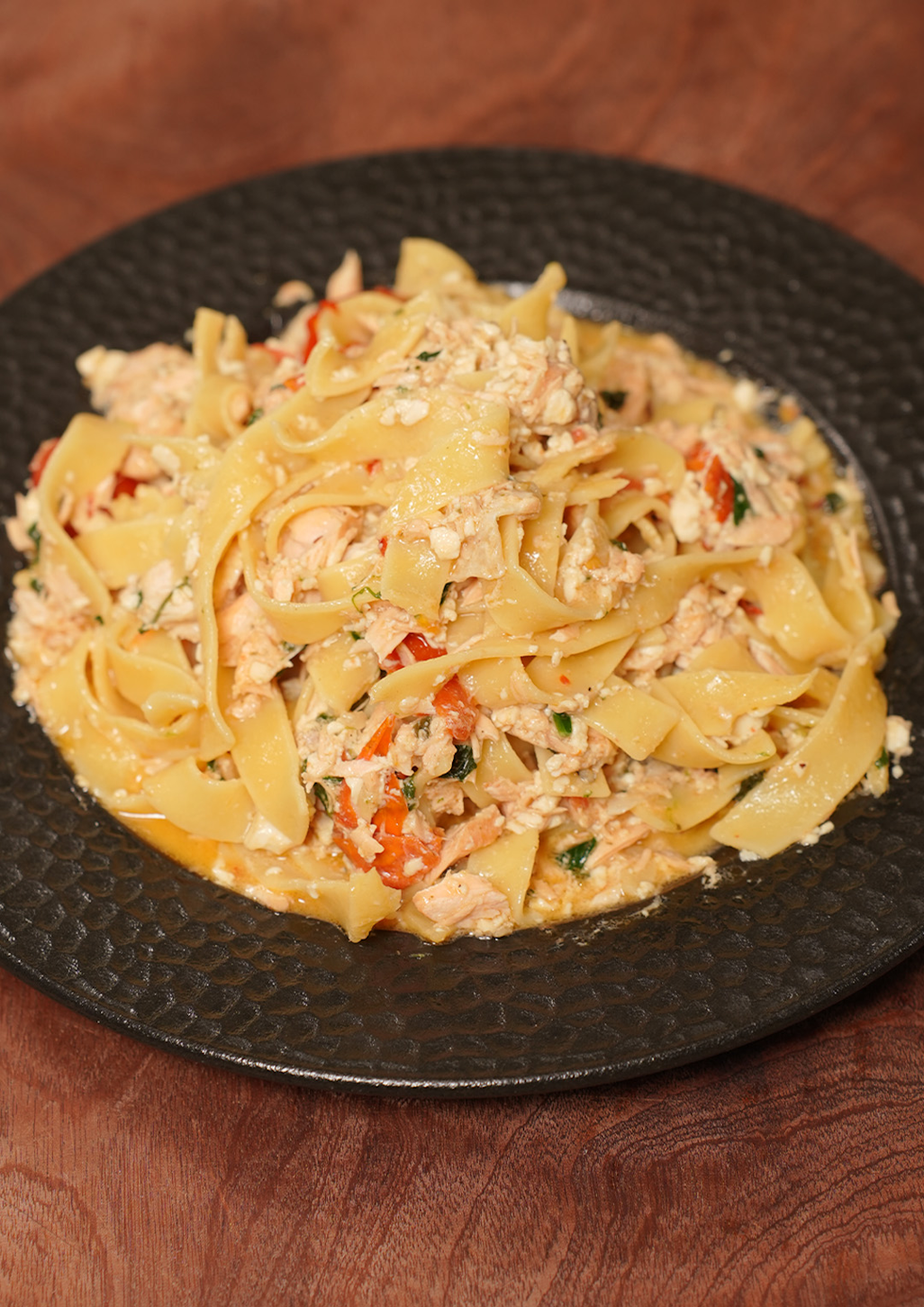 Cheesy Tomato Salmon Pasta