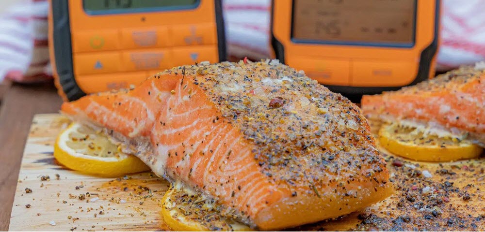 <a href="https://buythermopro.com/blogs/recipes/cedar-plank-salmon" title="https://buythermopro.com/blogs/recipes/cedar-plank-salmon">Cedar Plank Lemon Pepper Salmon</a>