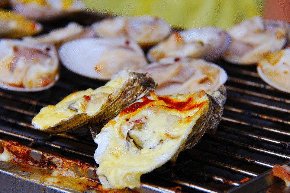 Oysters are the favorite seafood that is enjoyed by seafood connoisseurs around the world. Craving for some oysters for you and your family? Here’s how you can cook your own spicy savory grilled oysters.
